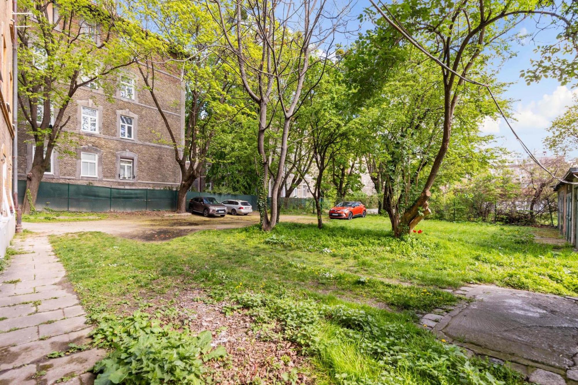 Garden Apartman - With Parking