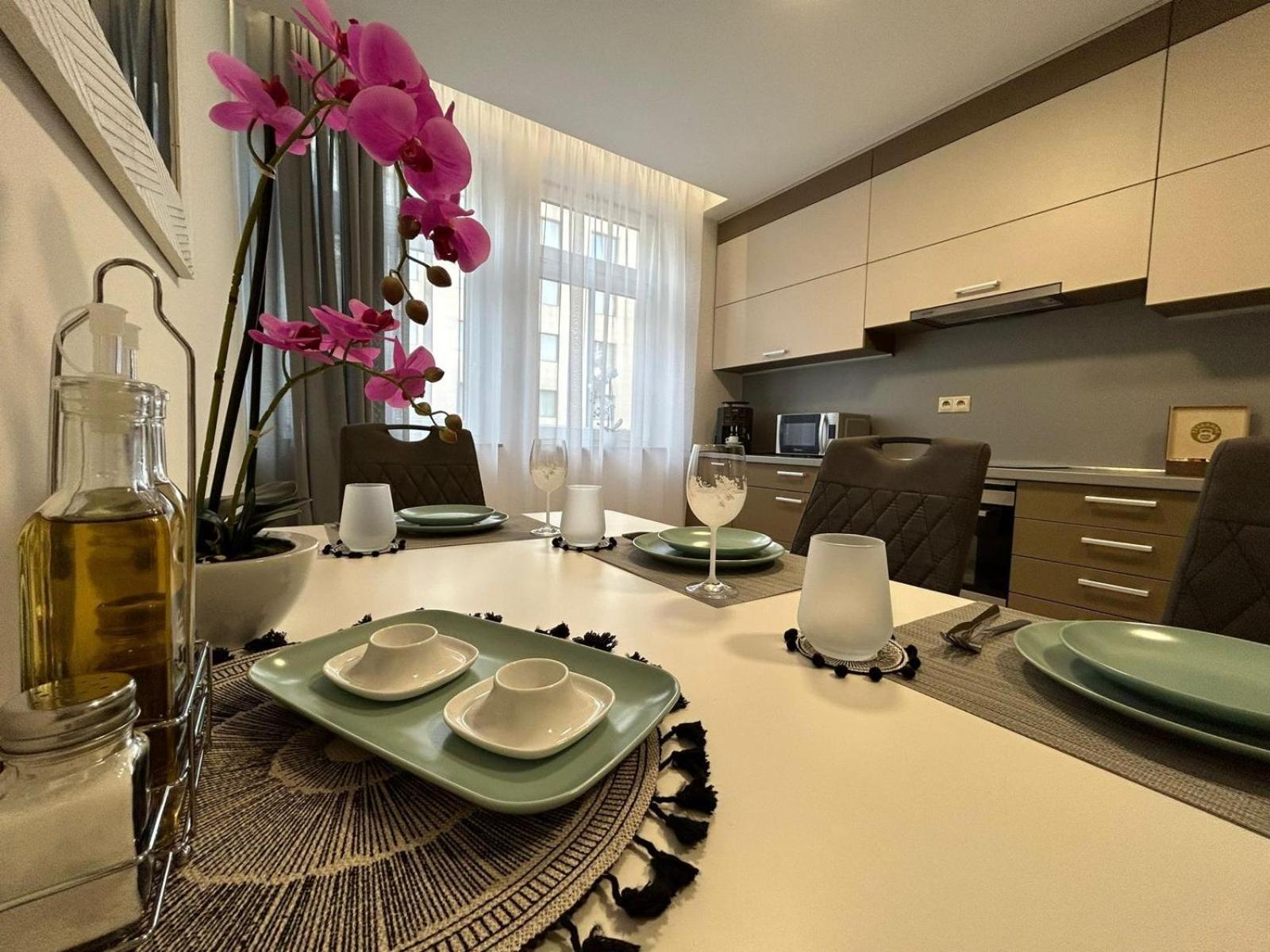 Apartment Leo Free Parking - President Palace