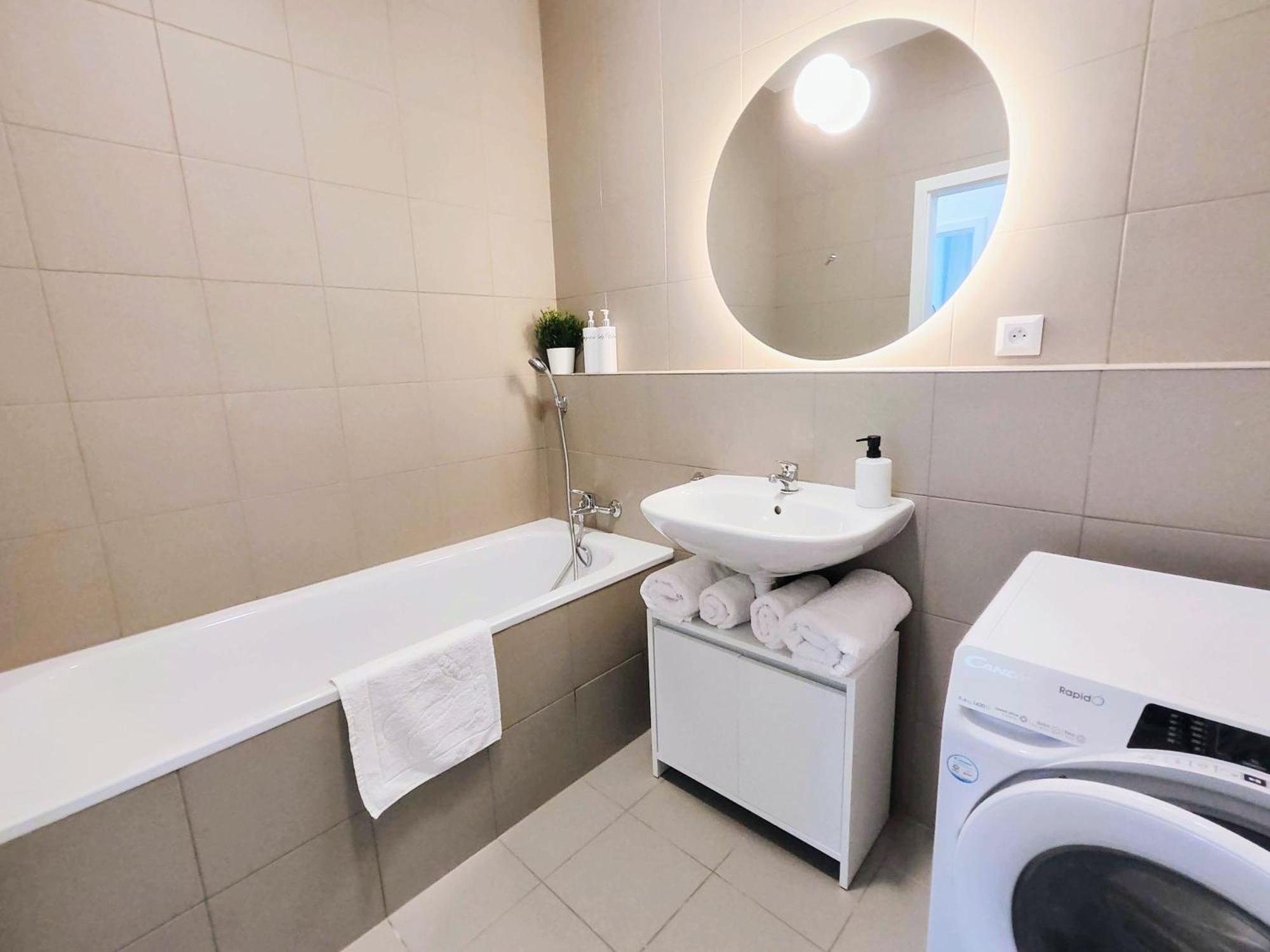 Cinnamon - Brand New - Presidential Garden - Air Conditioning - Free Parking * Bratislava