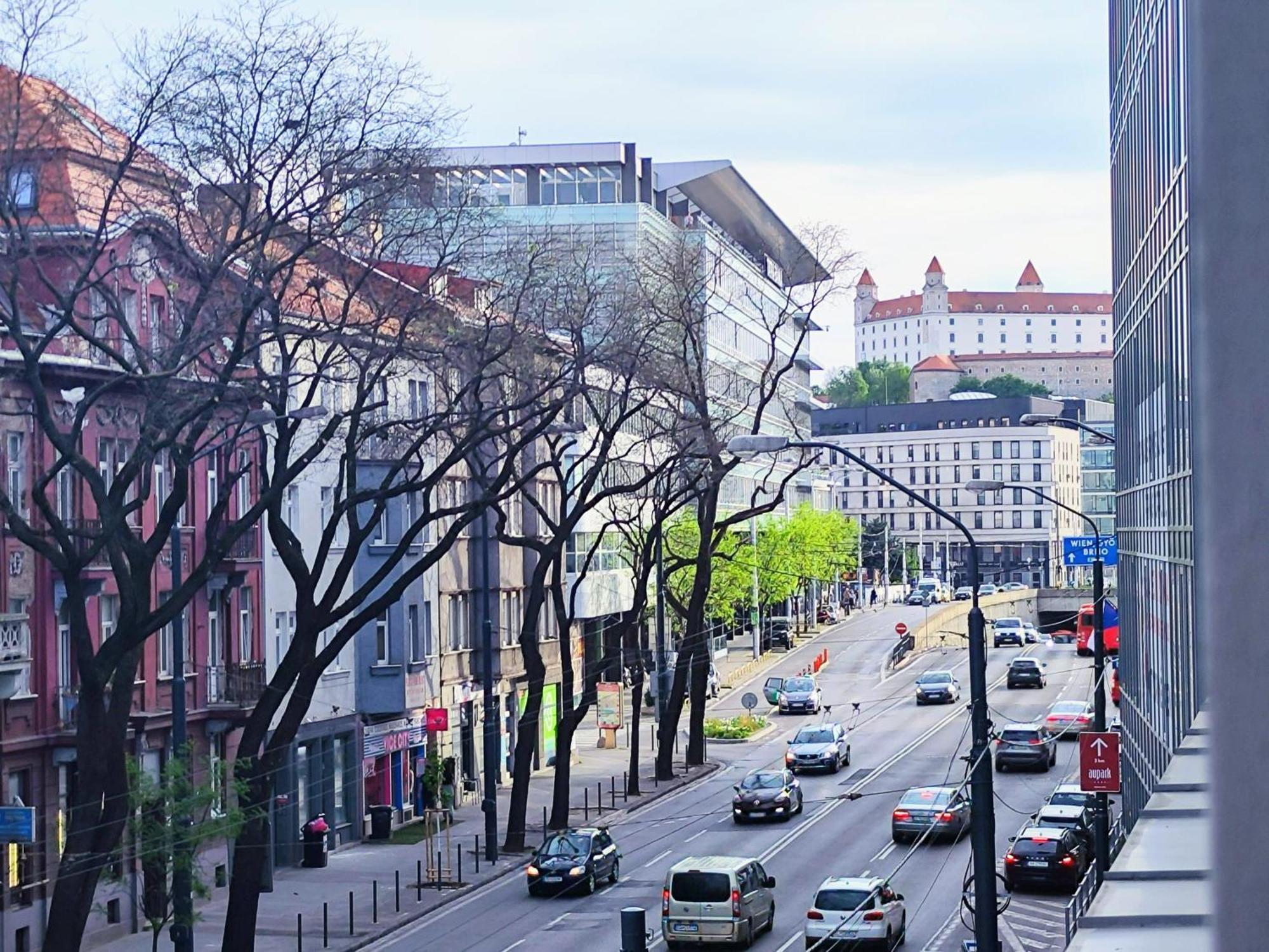 Cinnamon - Brand New - Presidential Garden - Air Conditioning - Free Parking * Bratislava