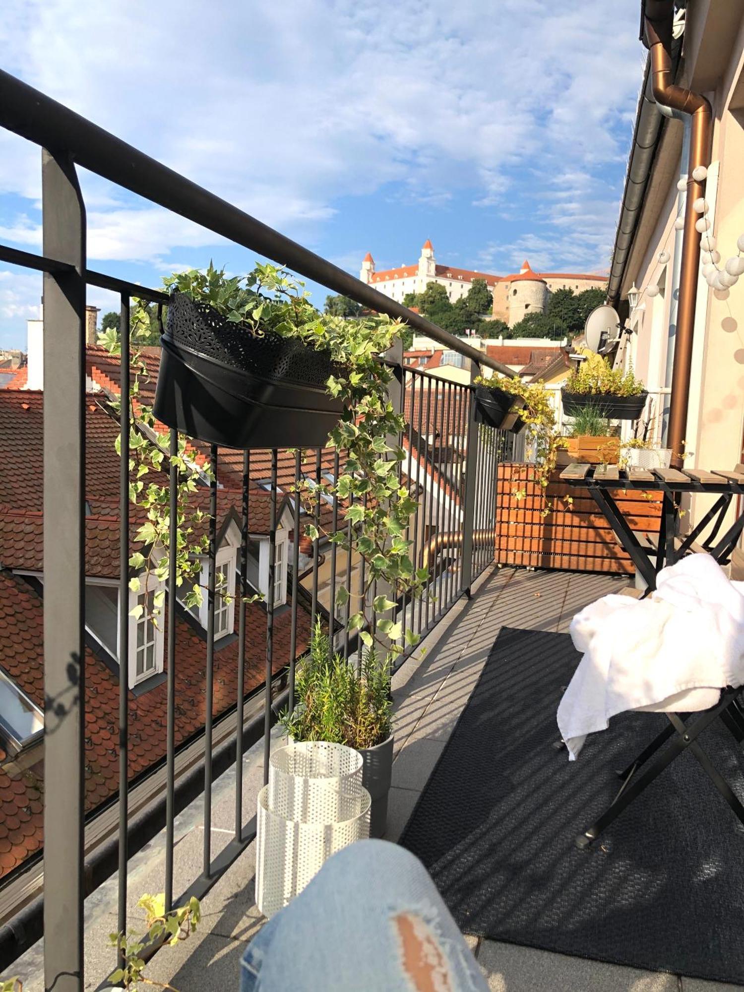 Bastova, Stela & Mia Bratislava