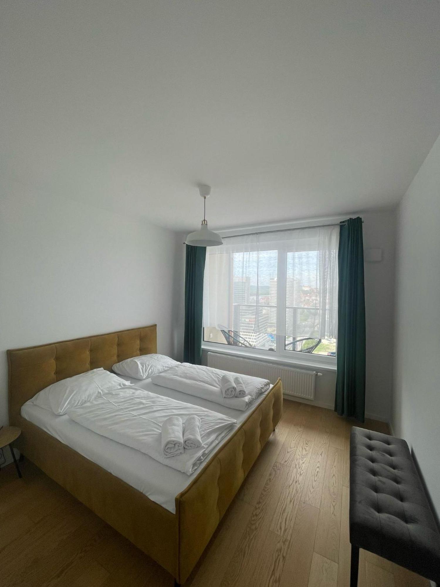 New Downtown Couple Minute From The Old Town Apartment