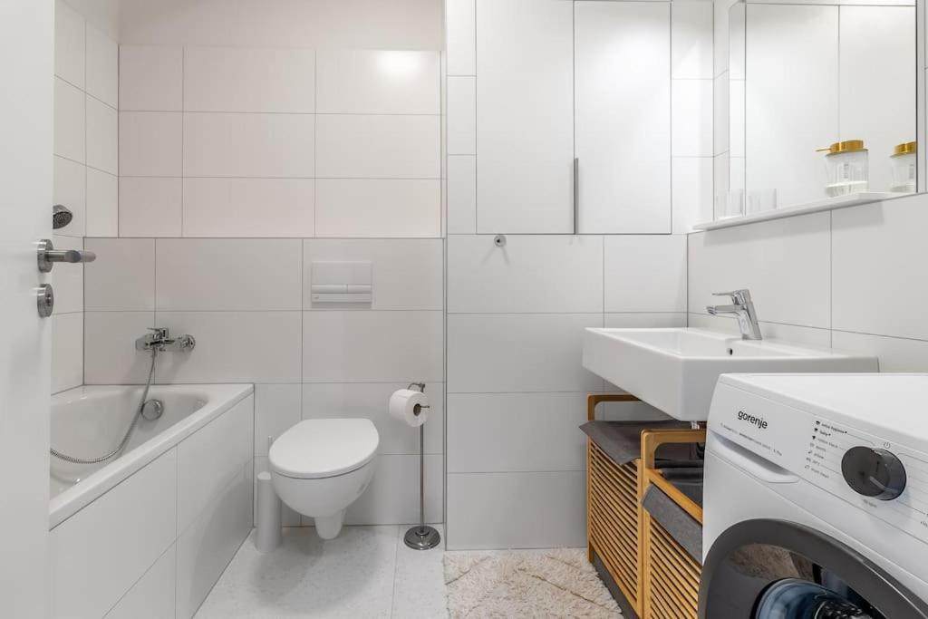 Apartment Cozy Near City Centrum And Airport Bratislava