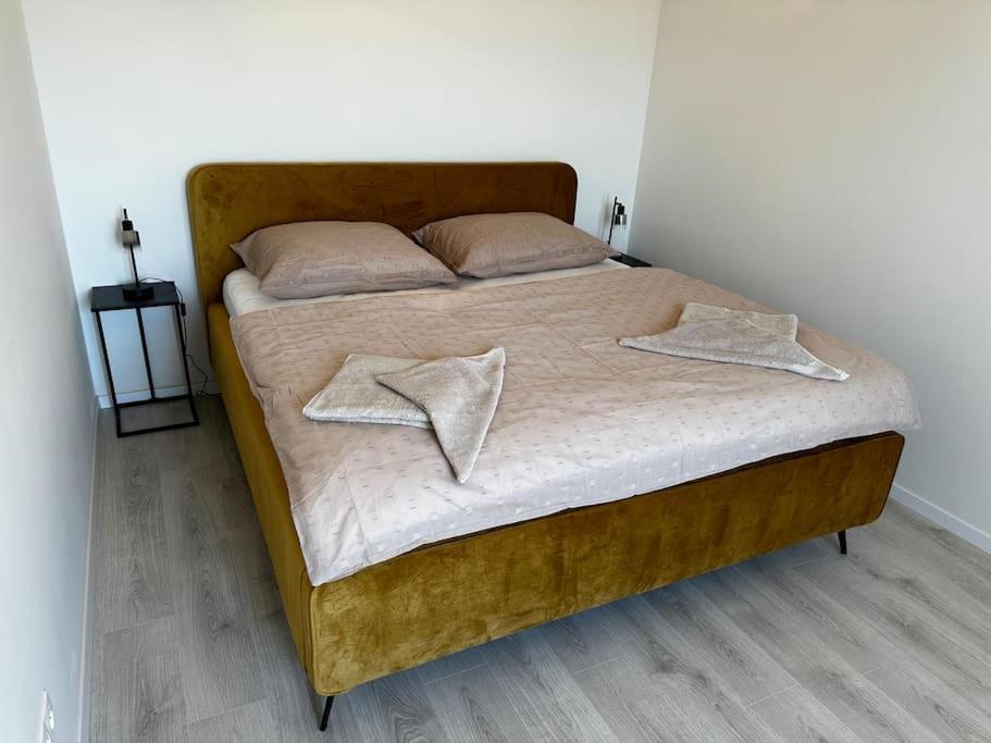 Cozy Near City Centrum And Airport Apartment *