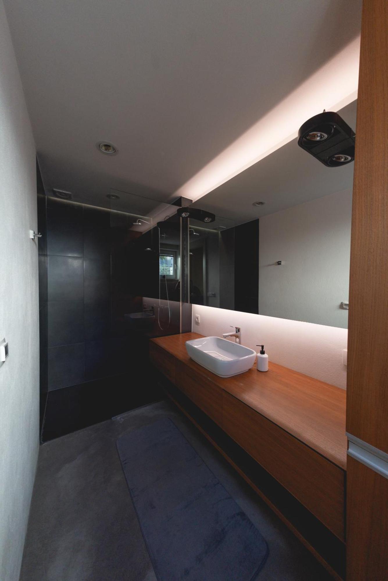 Luxury City Center Apt W Ac & Balcony Apartment