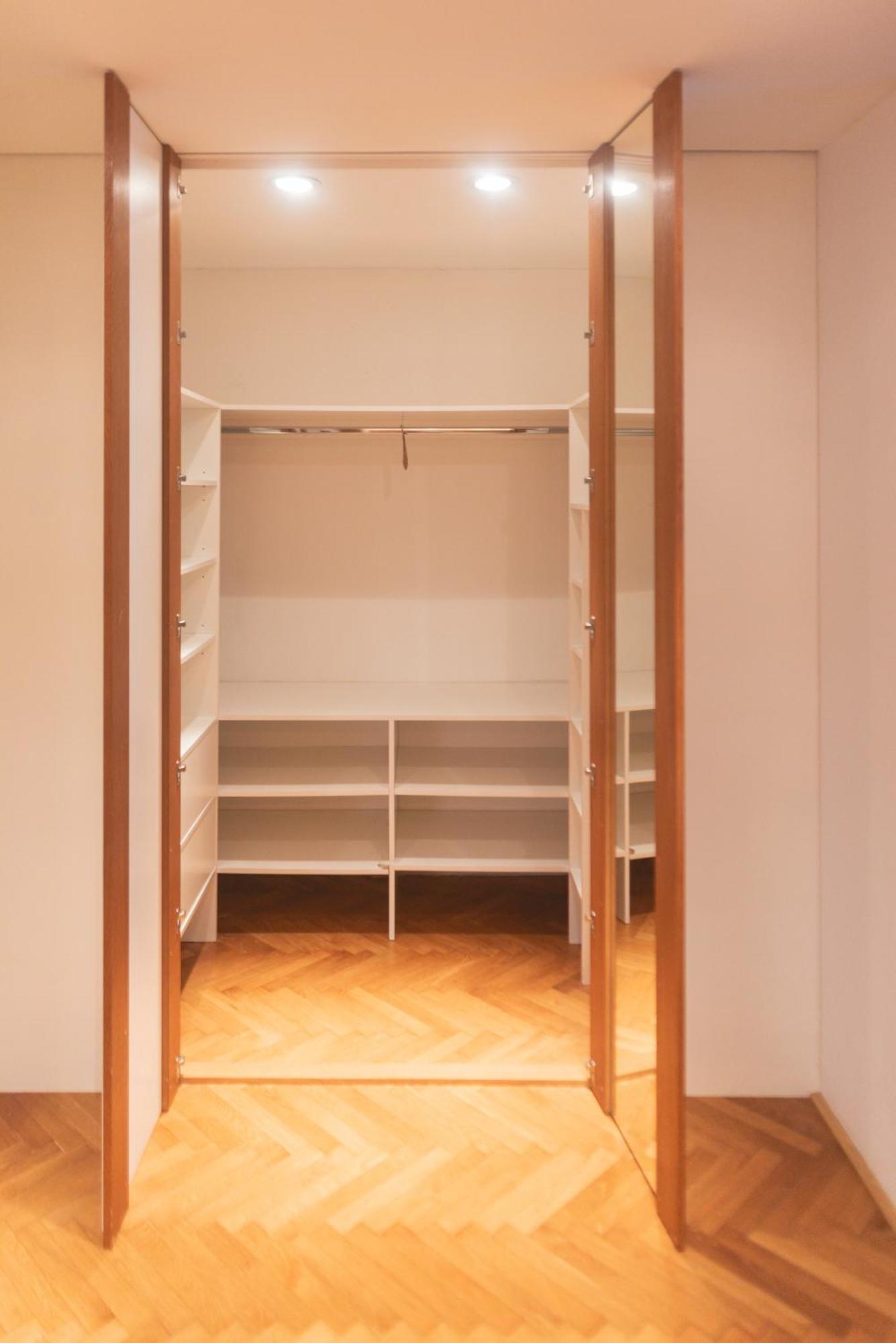 Luxury City Center Apt W Ac & Balcony *