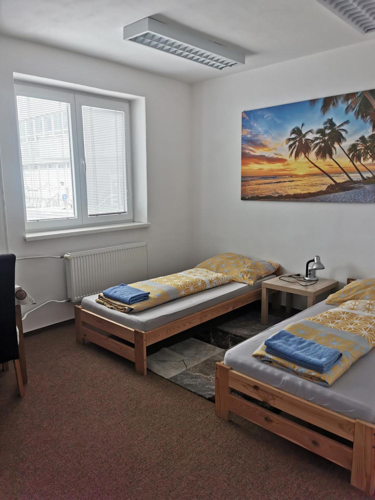 Living & Bus Station & Mlynske Nivy Homestay