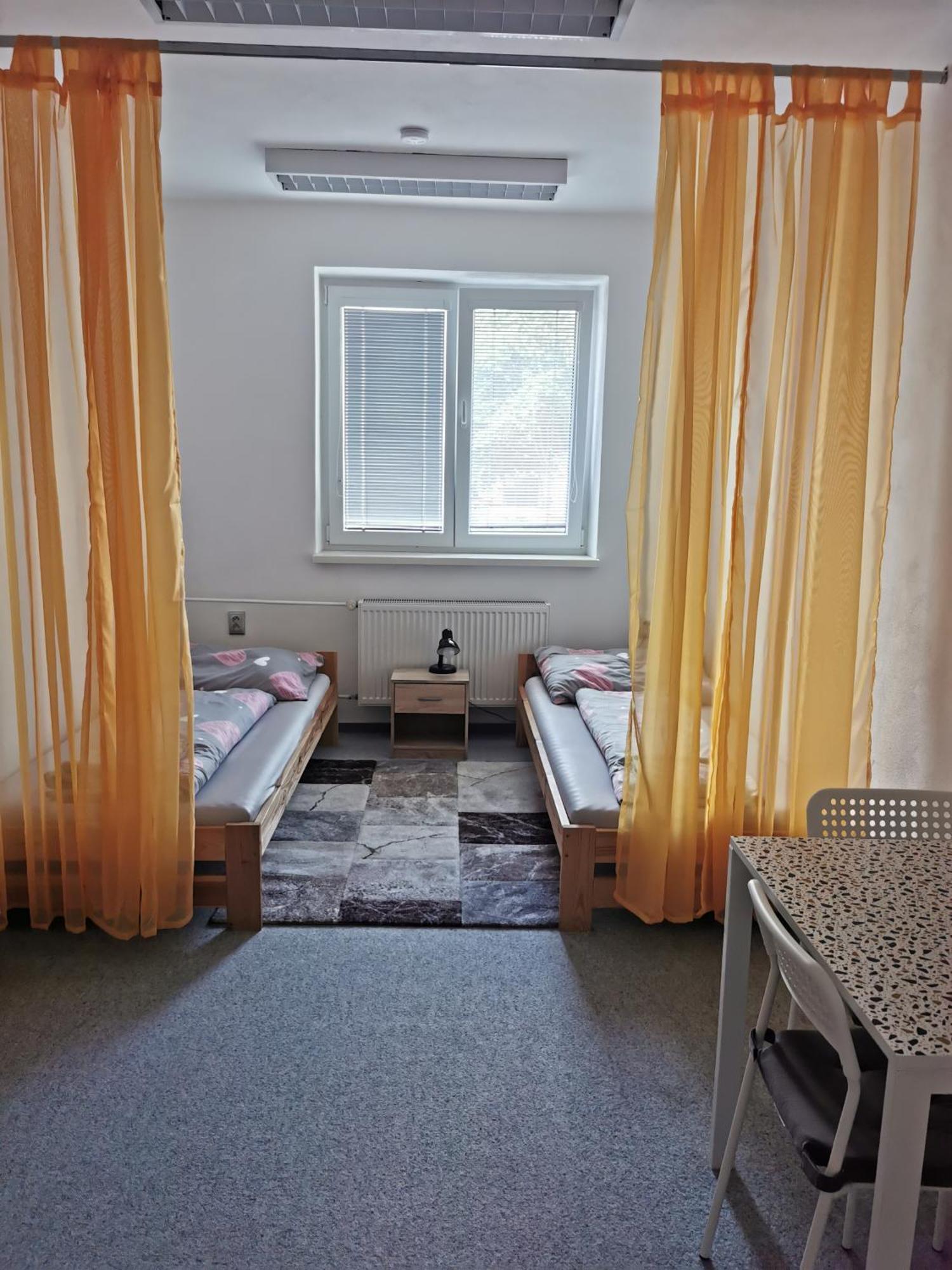 Homestay Living & Bus Station & Mlynske Nivy *