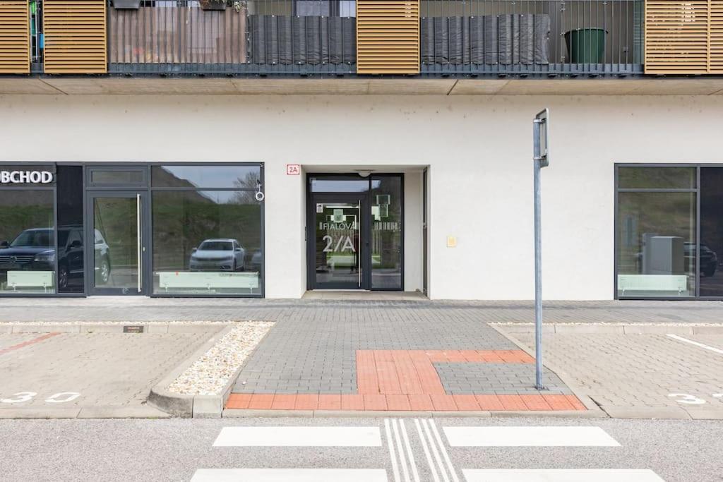 Cityscape Oasis: Active Heaven Apartamento Bratislava