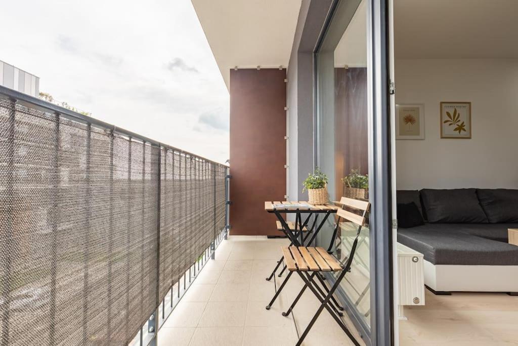 Cityscape Oasis: Active Heaven Apartamento