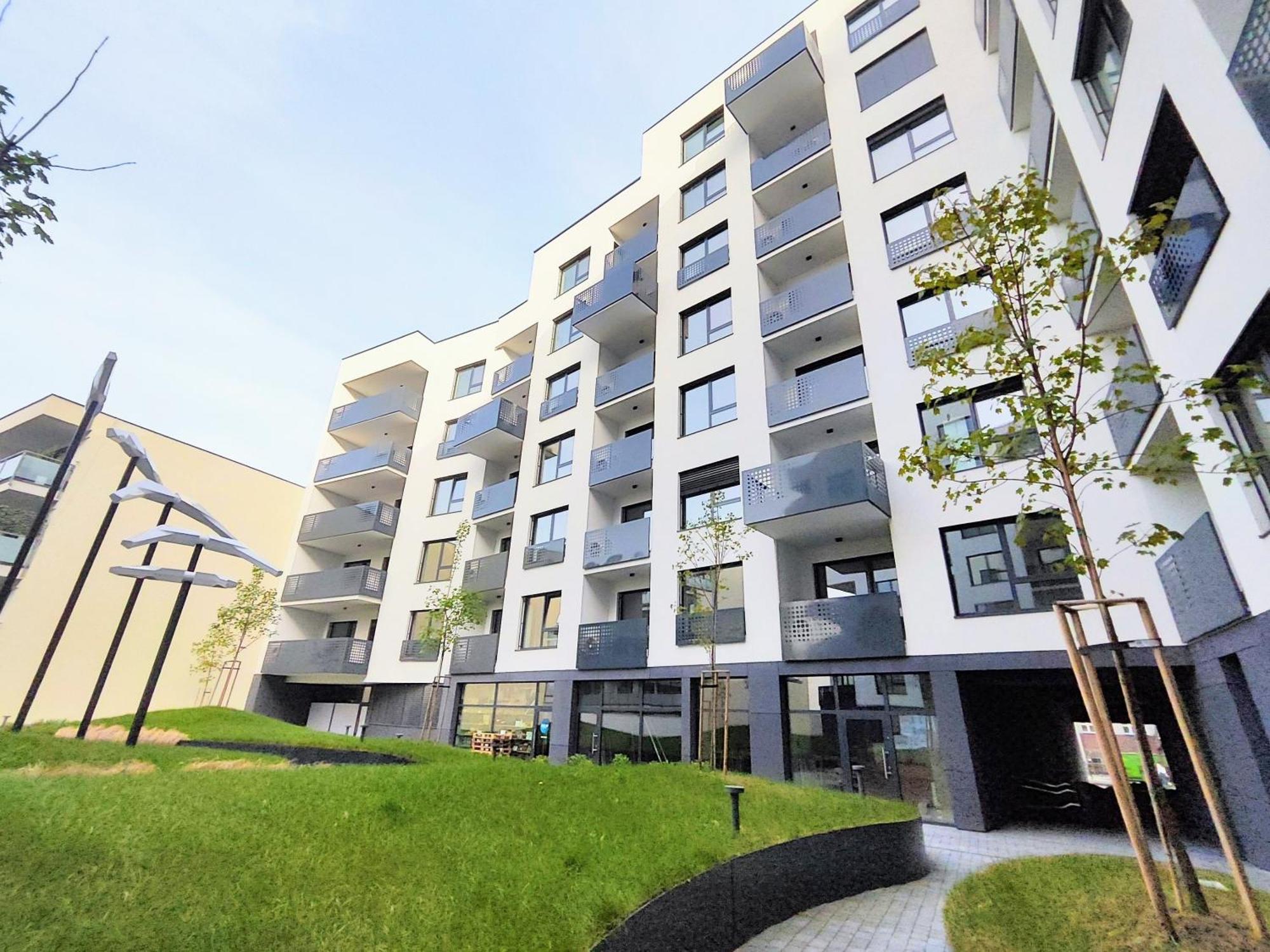 Apartment Wings - Brand New - Presidential Garden - Free Parking