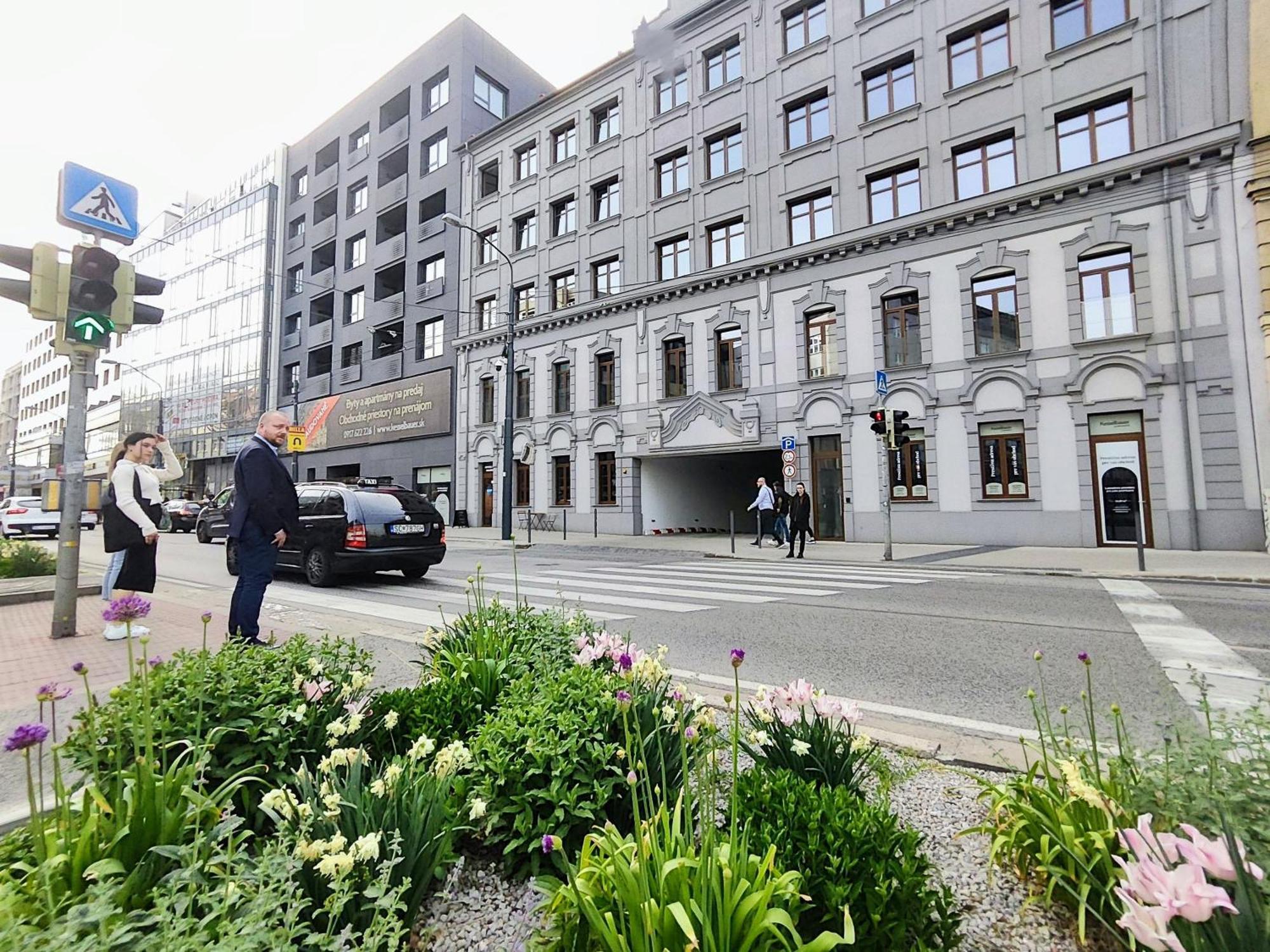 Wings - Brand New - Presidential Garden - Free Parking Apartment