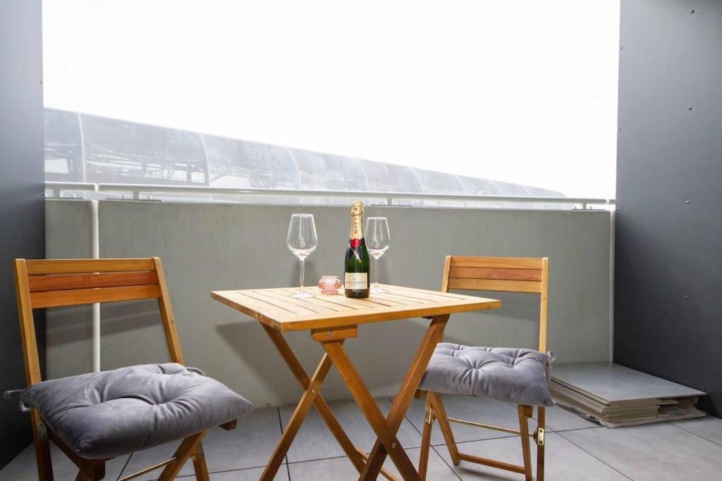 Apartment In With Free Parking *