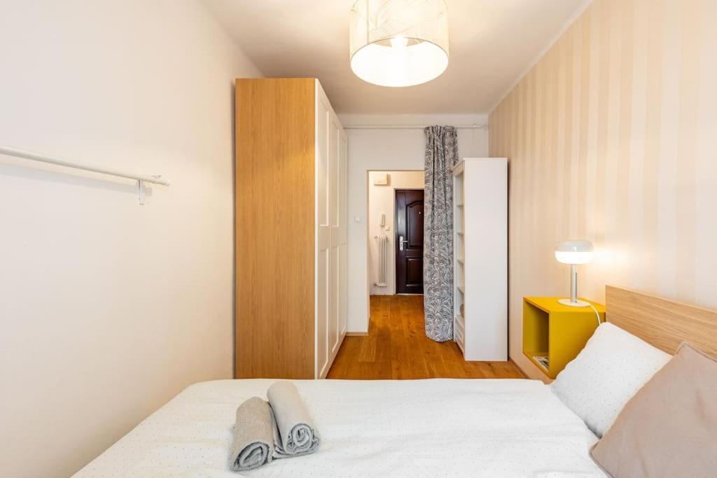 Tranquil Haven: Old Town Proximity Apartment
