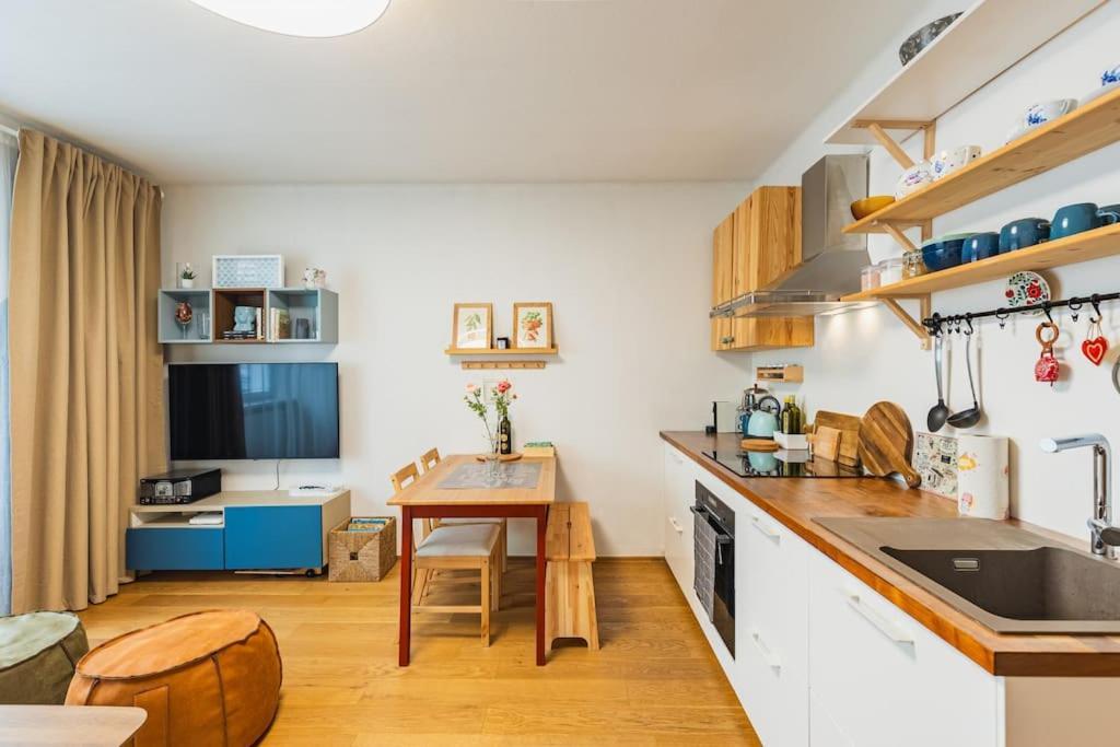 Apartment Tranquil Haven: Old Town Proximity