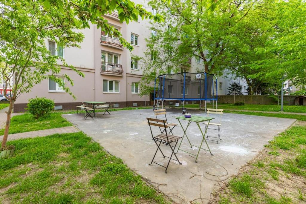 Tranquil Haven: Old Town Proximity Apartment