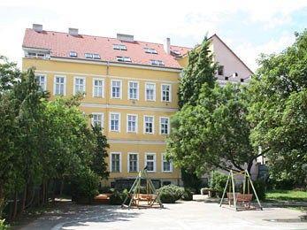 Courtyard Hotel 3*