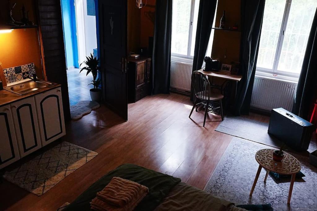 Apartment Sahara With Shared Bathroom In Centre