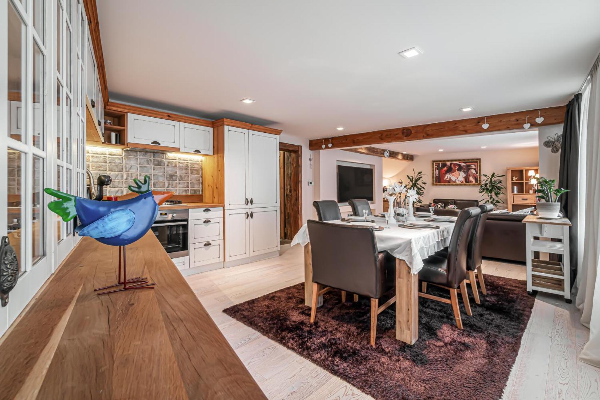 Luxurious And Royal In The Old Town