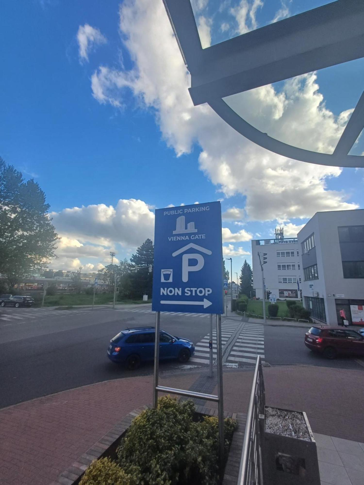 Vienna Gate, Petrazelka, Kopcianska 10 Bratislava