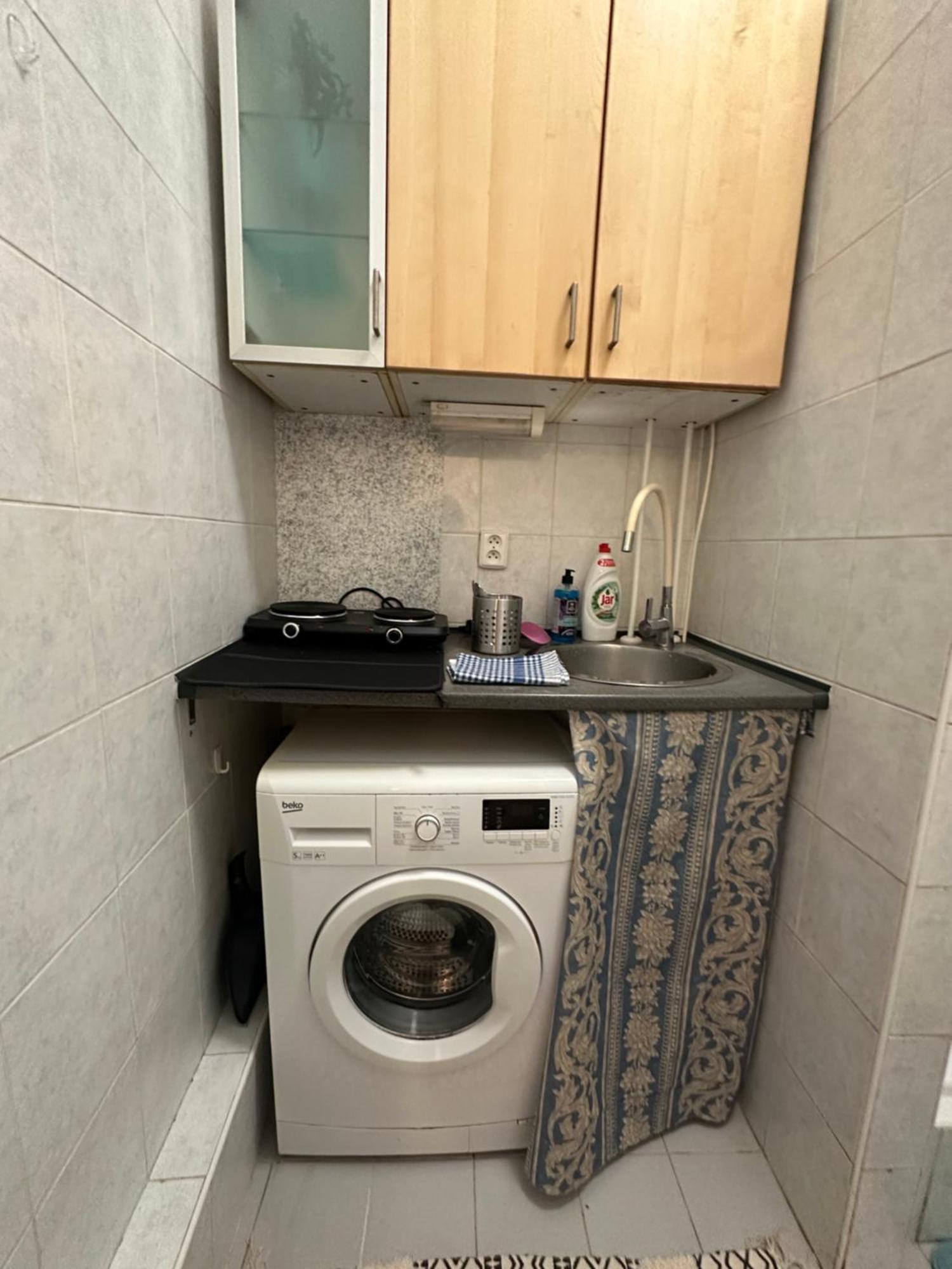 Apartment Center 13 *
