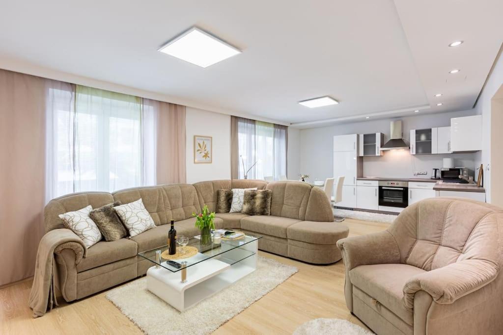 Apartment Urban Retreat Near Old Town Bratislava