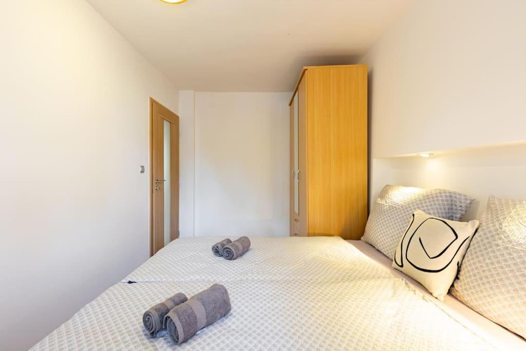 Apartment Urban Retreat Near Old Town *