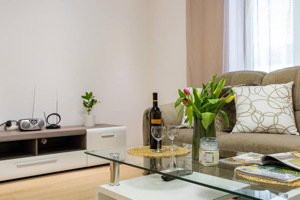 Apartment Urban Retreat Near Old Town