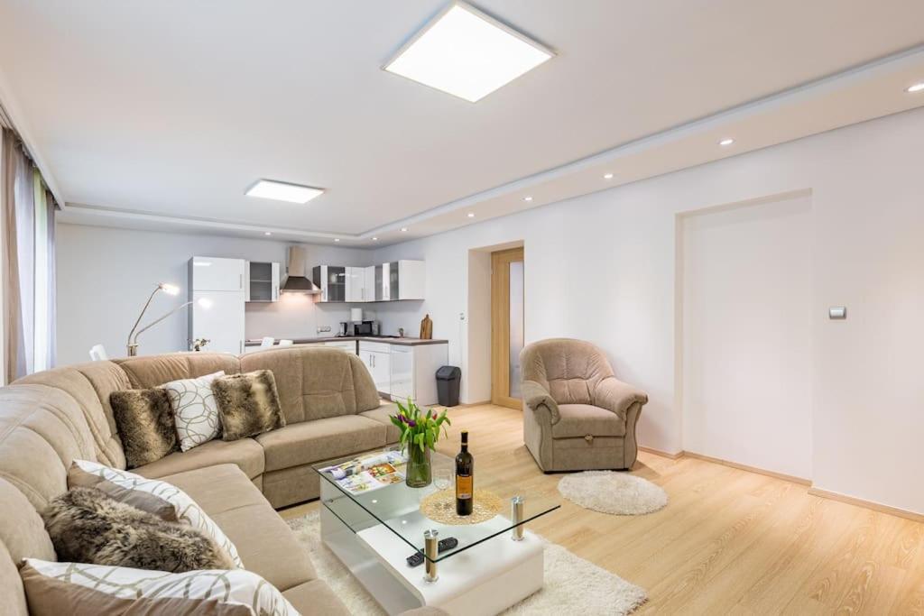 Apartment Urban Retreat Near Old Town *