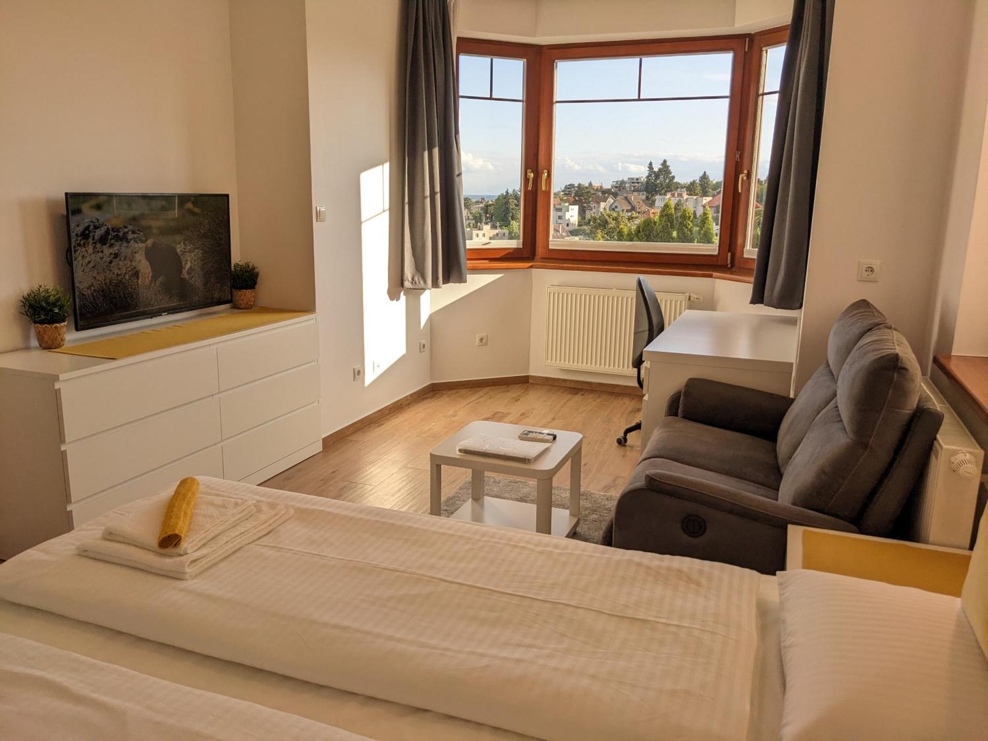 Clearvuehome - Panoramic 43 M2 Slavin