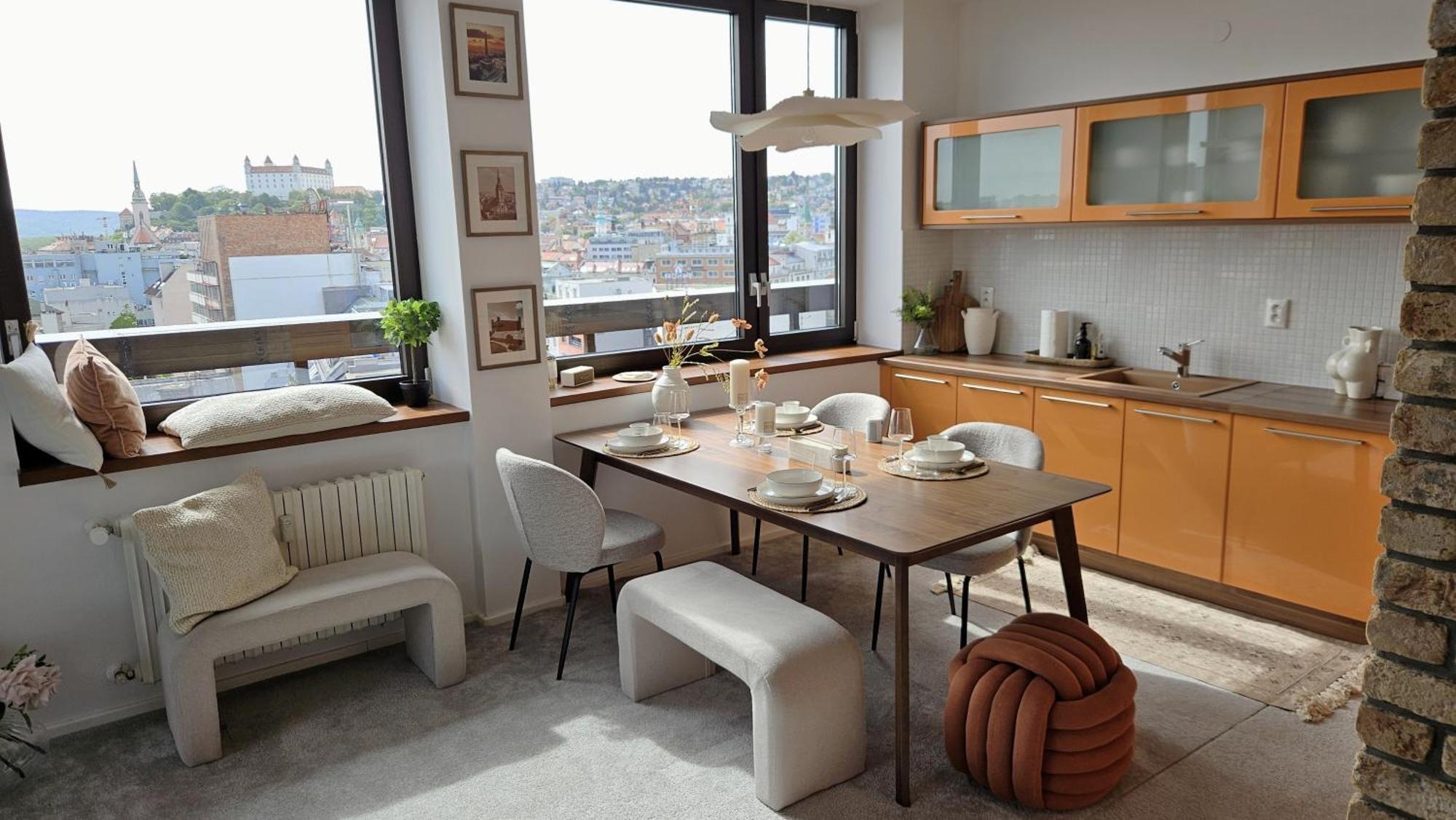 Panorama View Design In Old Town - Free Parking Apartment *