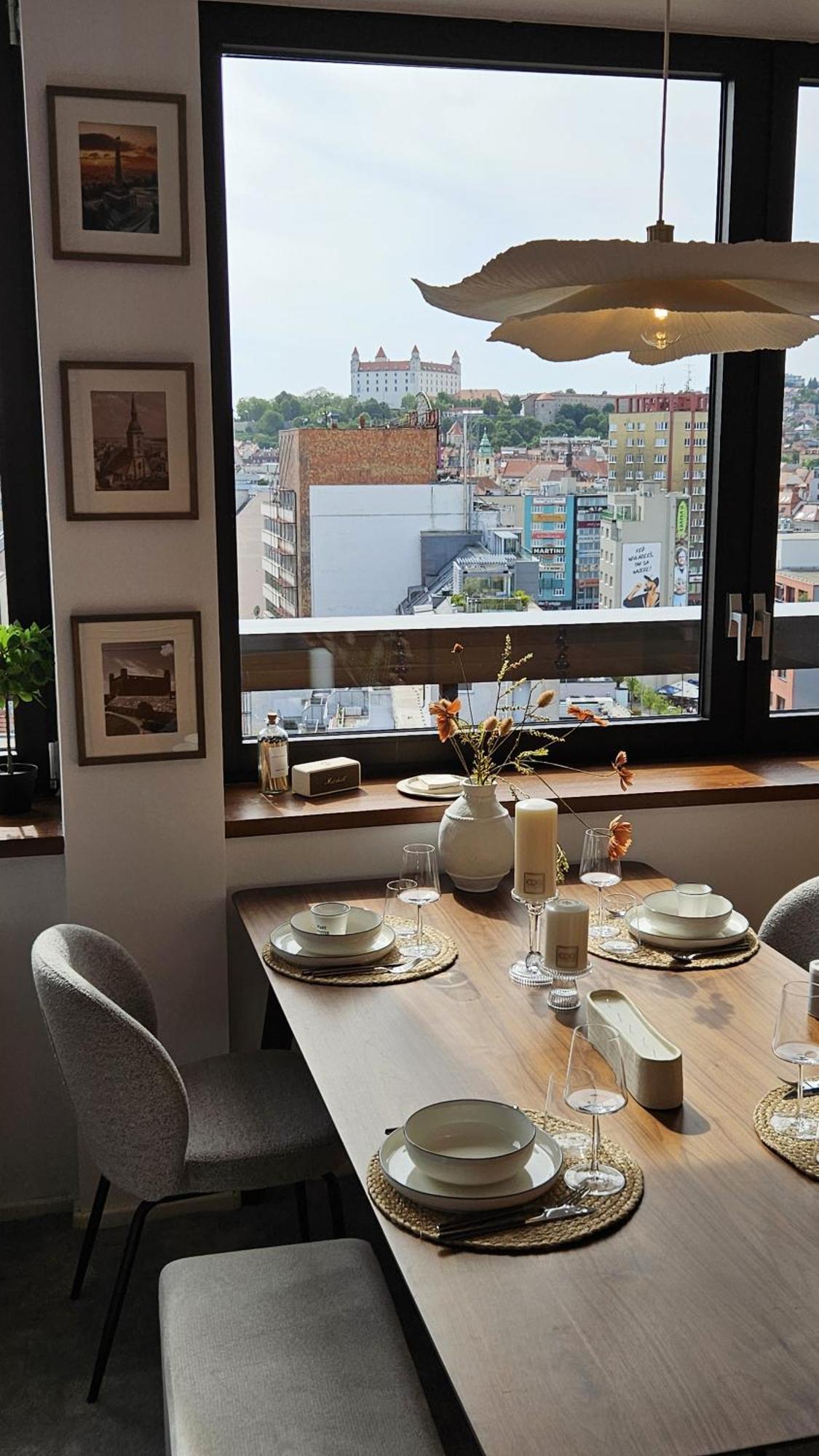 Panorama View Design In Old Town - Free Parking