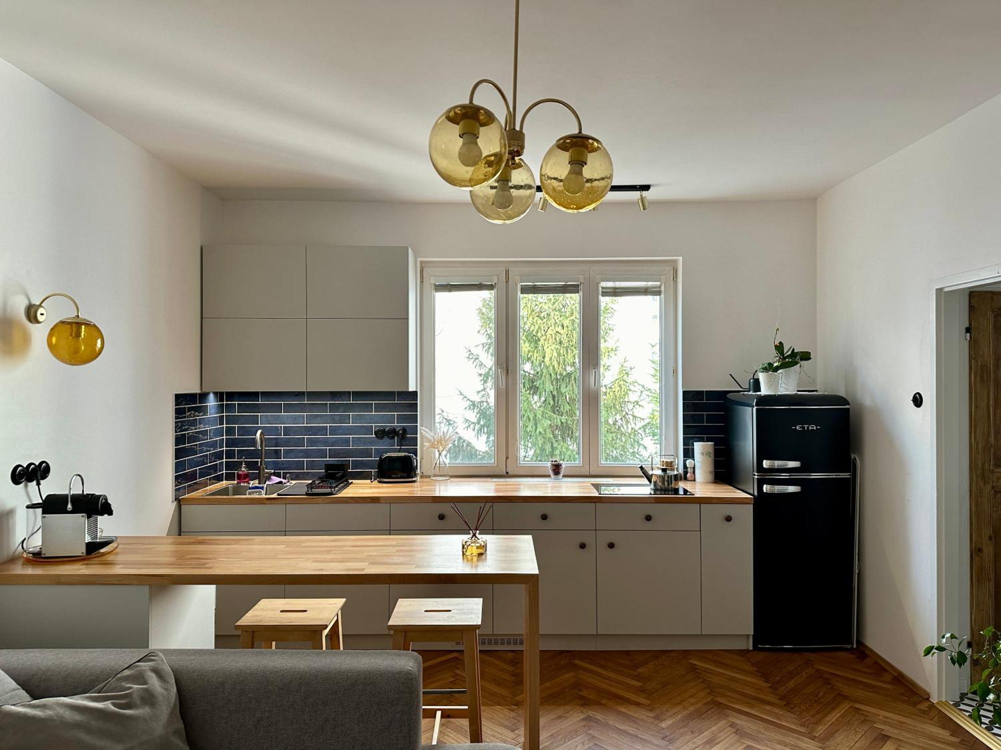 Charming Historic Hideaway Near Center *