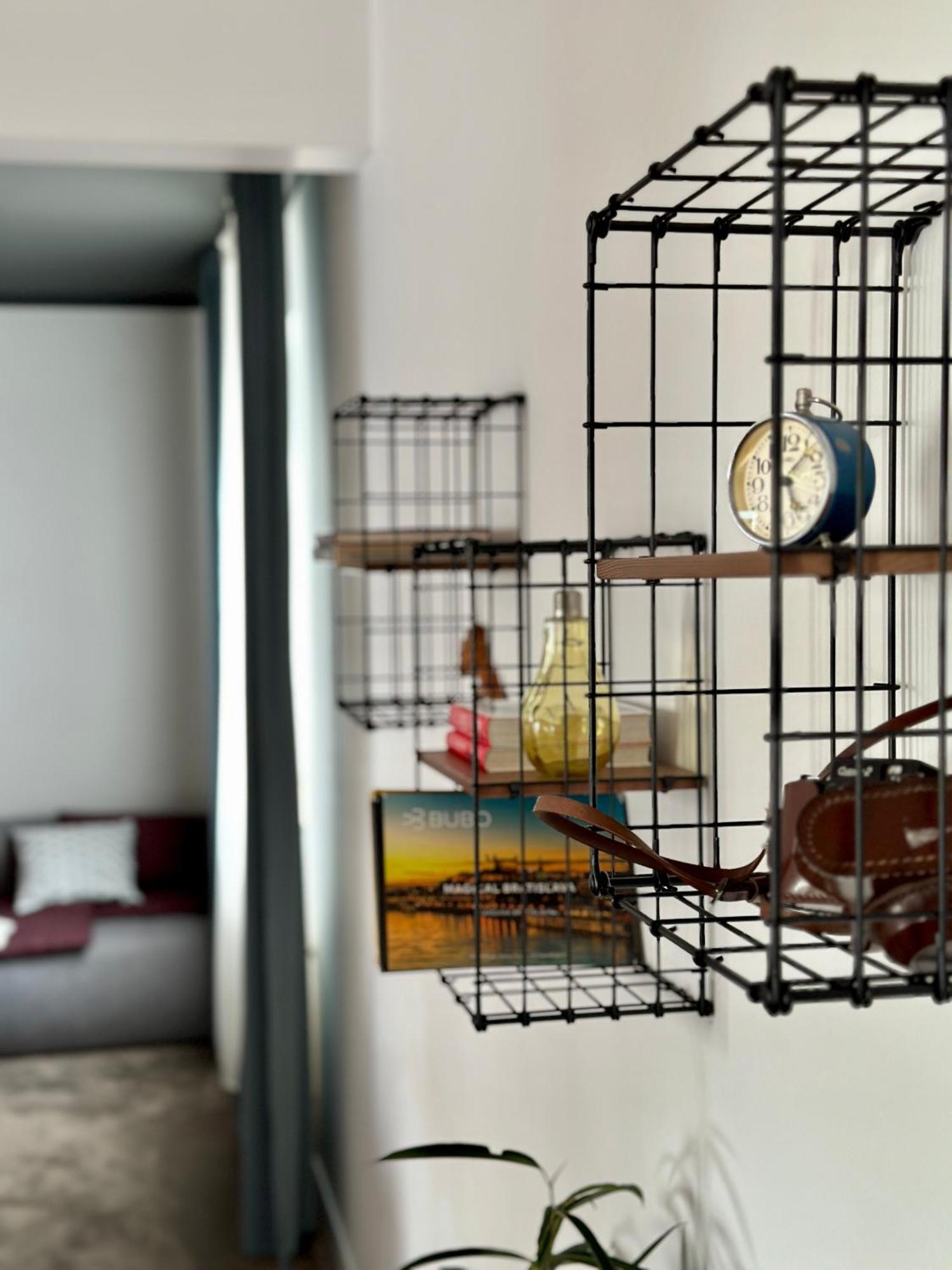 Charming Historic Hideaway Near Center Apartment *