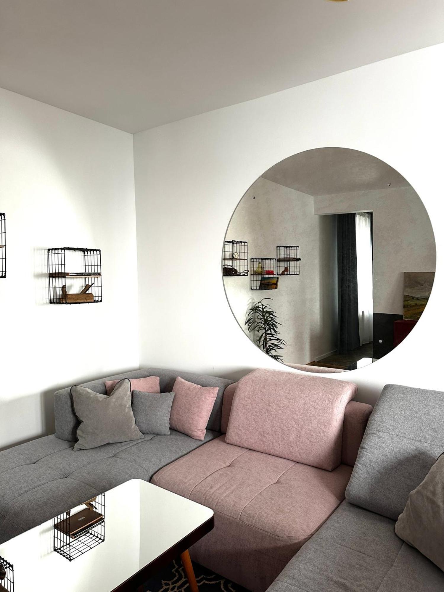Charming Historic Hideaway Near Center Apartment *