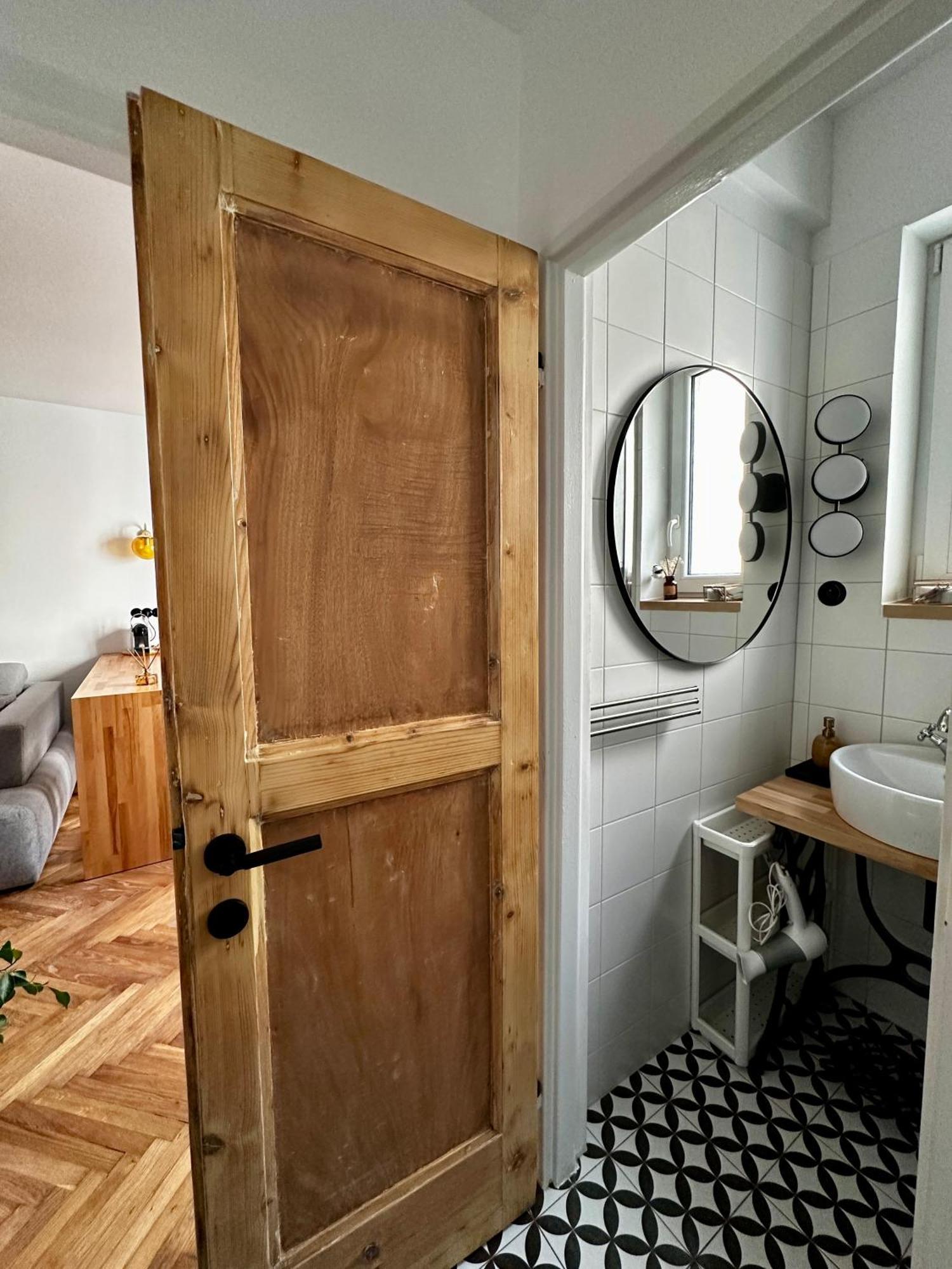 Charming Historic Hideaway Near Center Apartment Bratislava