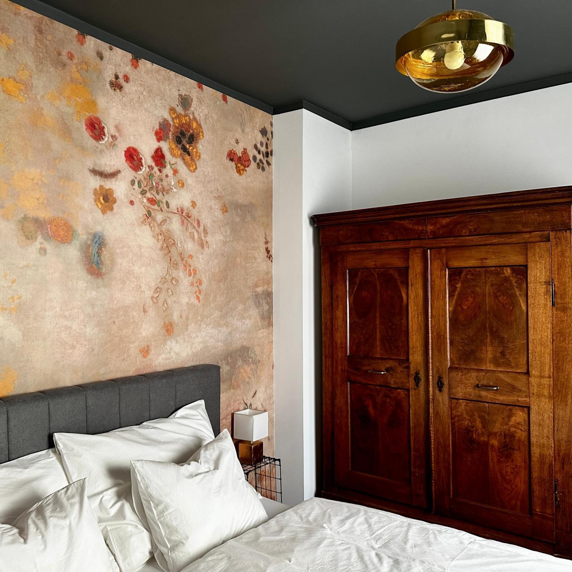Charming Historic Hideaway Near Center *