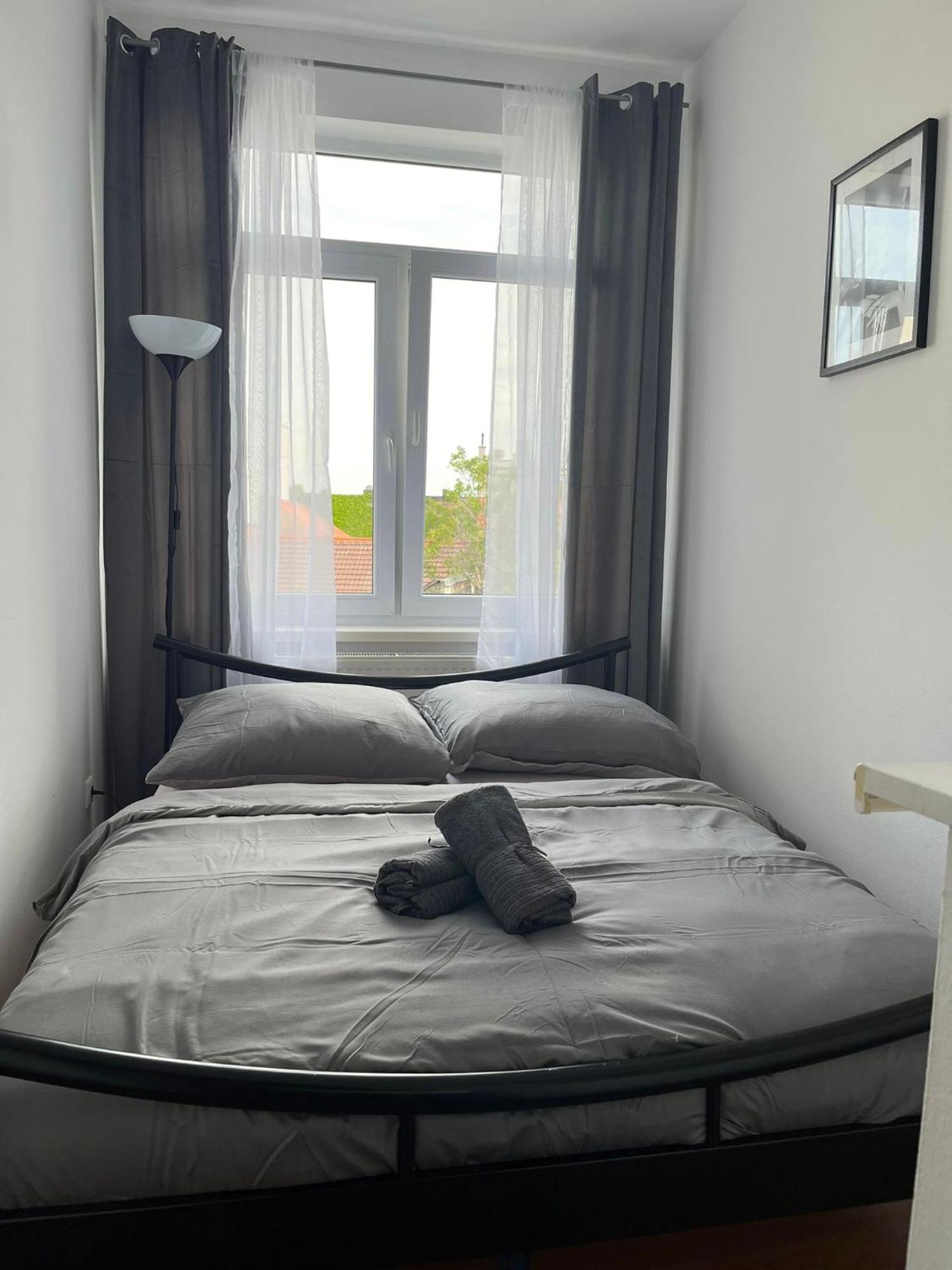 1st Plaza Apartment *