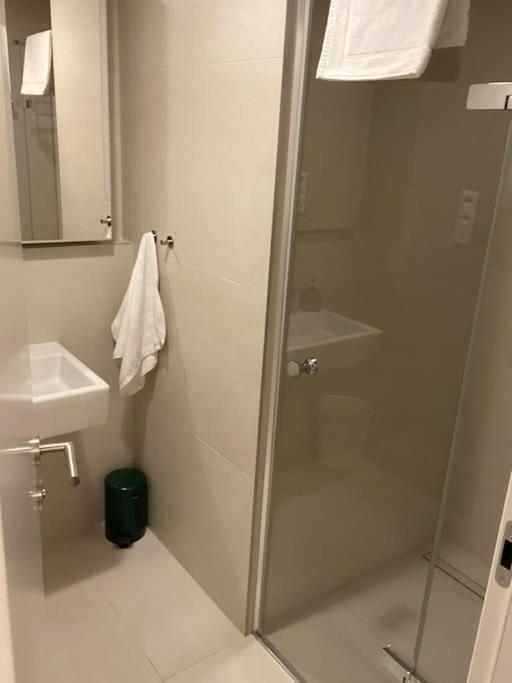Apartment Skypark 1 With Free Parking Bratislava