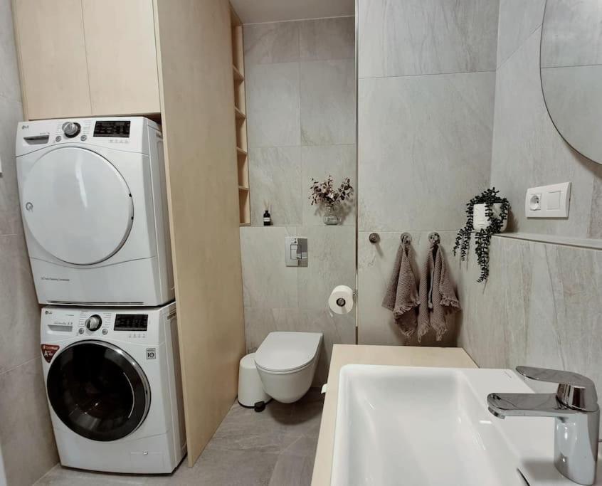 Zwirn, Free Parking, 24/7 Access * Bratislava