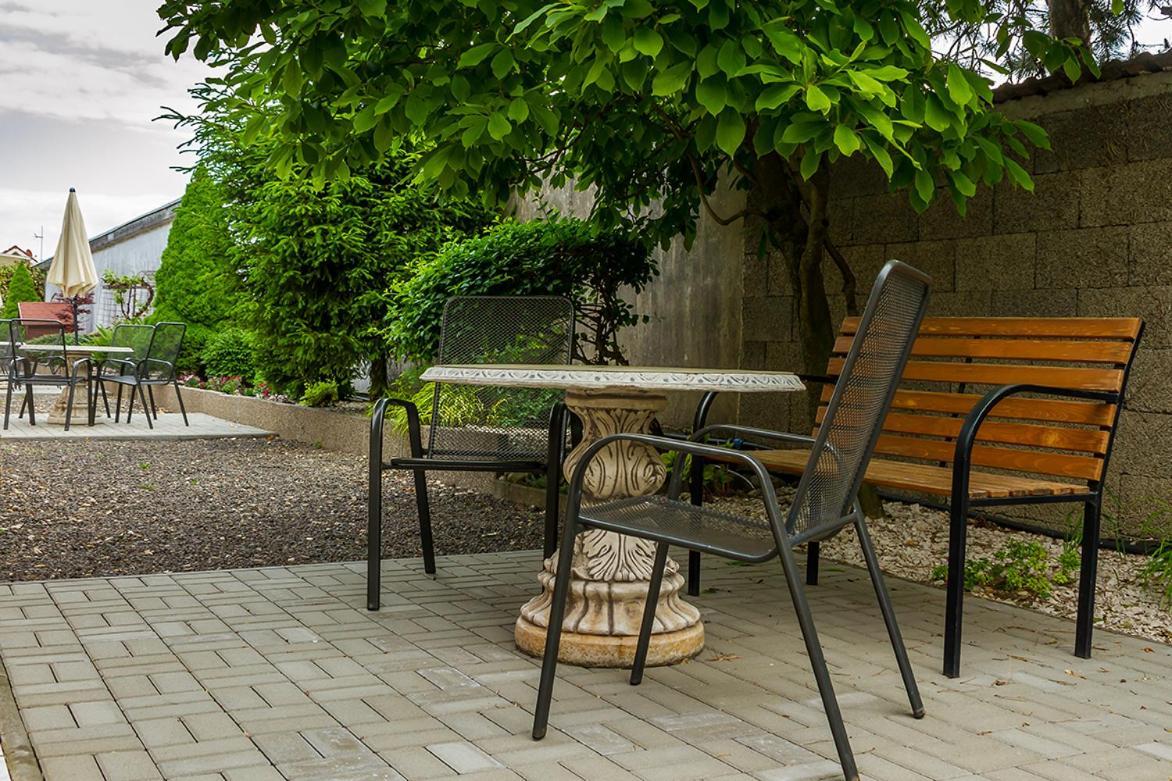 Tereza & Free Parking Apartment Bratislava