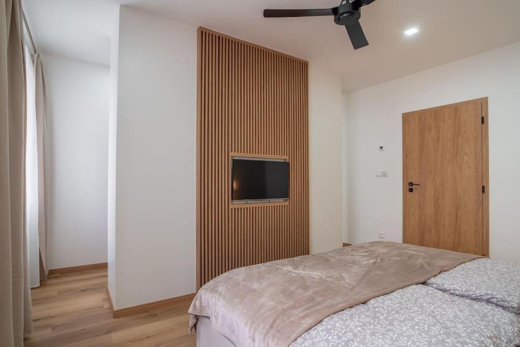 Apartment Charming 2-bedroom In The Wider Center Of *