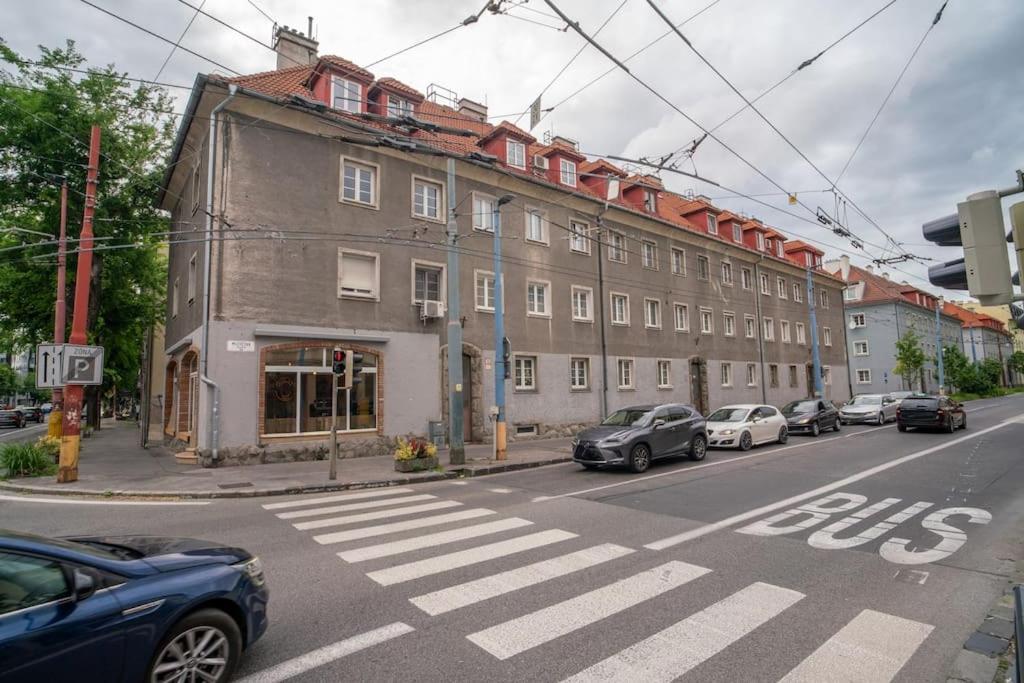 Apartment Charming 2-bedroom In The Wider Center Of *