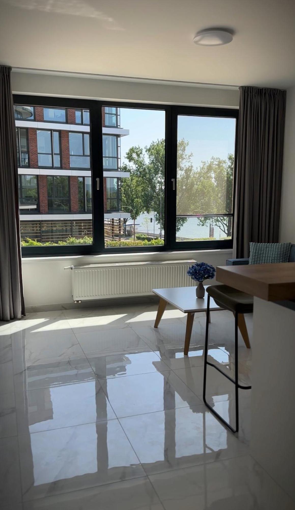 Skau Zuckermandel Danube View Free Parking