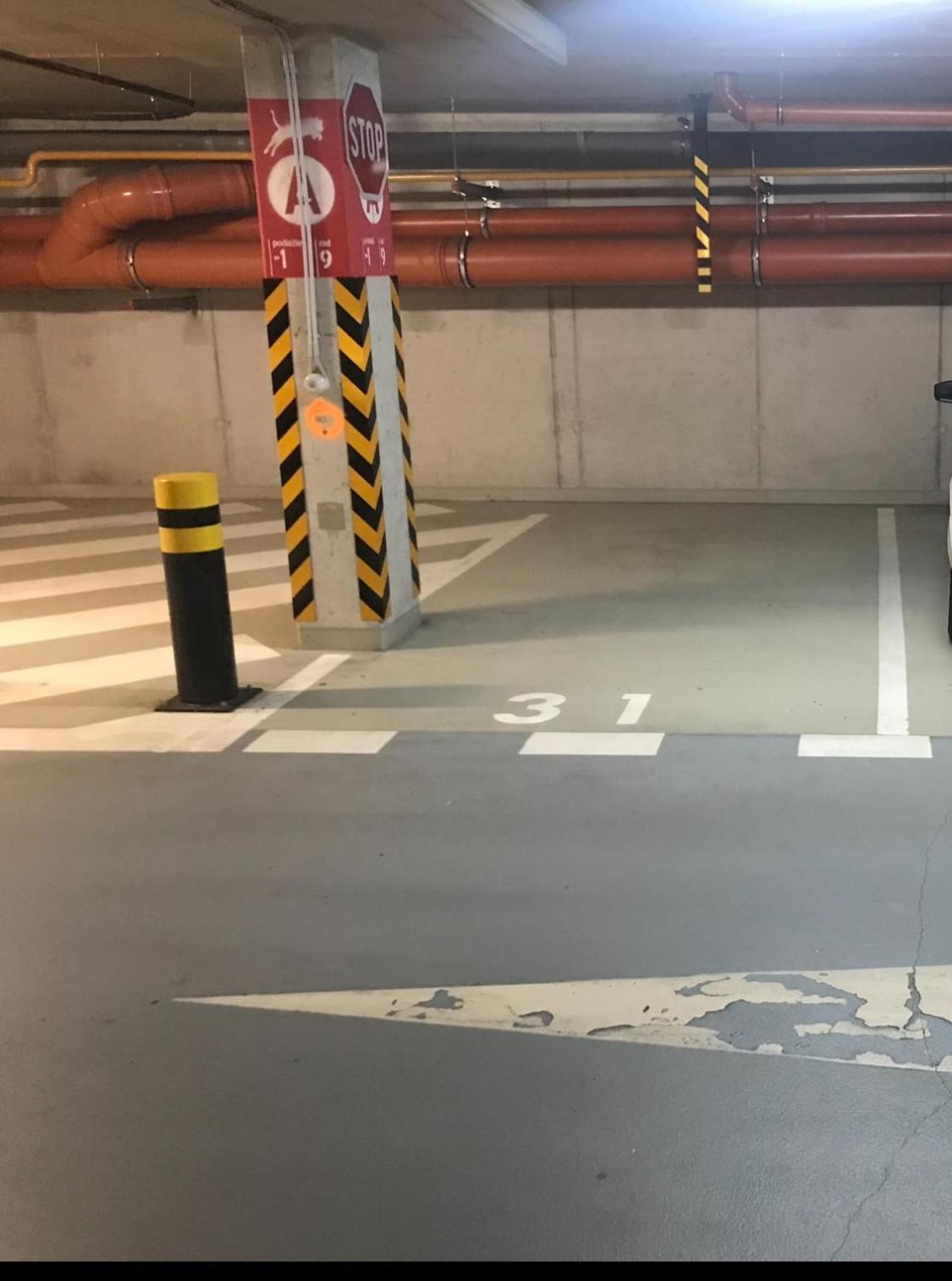 Citypark Apartment, Free Parking & Ac *