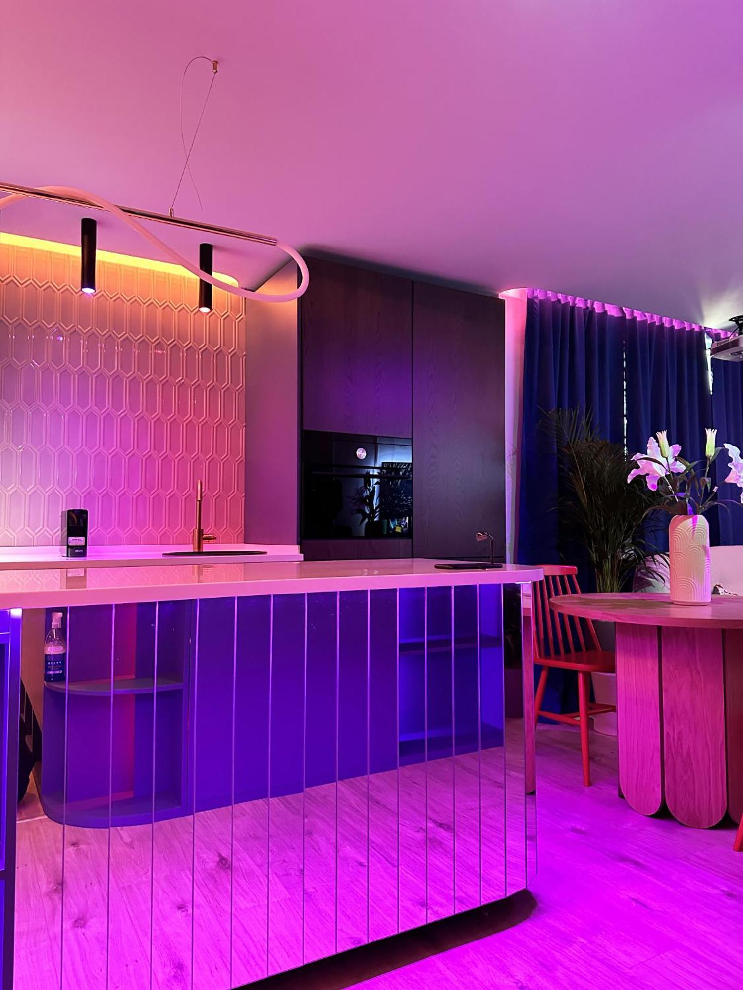 Ambient Lounge With Sundeck And Free Parking Apartment *