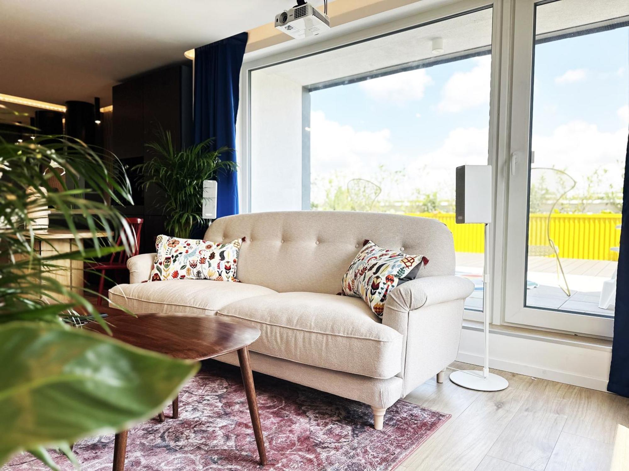 Apartment Ambient Lounge With Sundeck And Free Parking