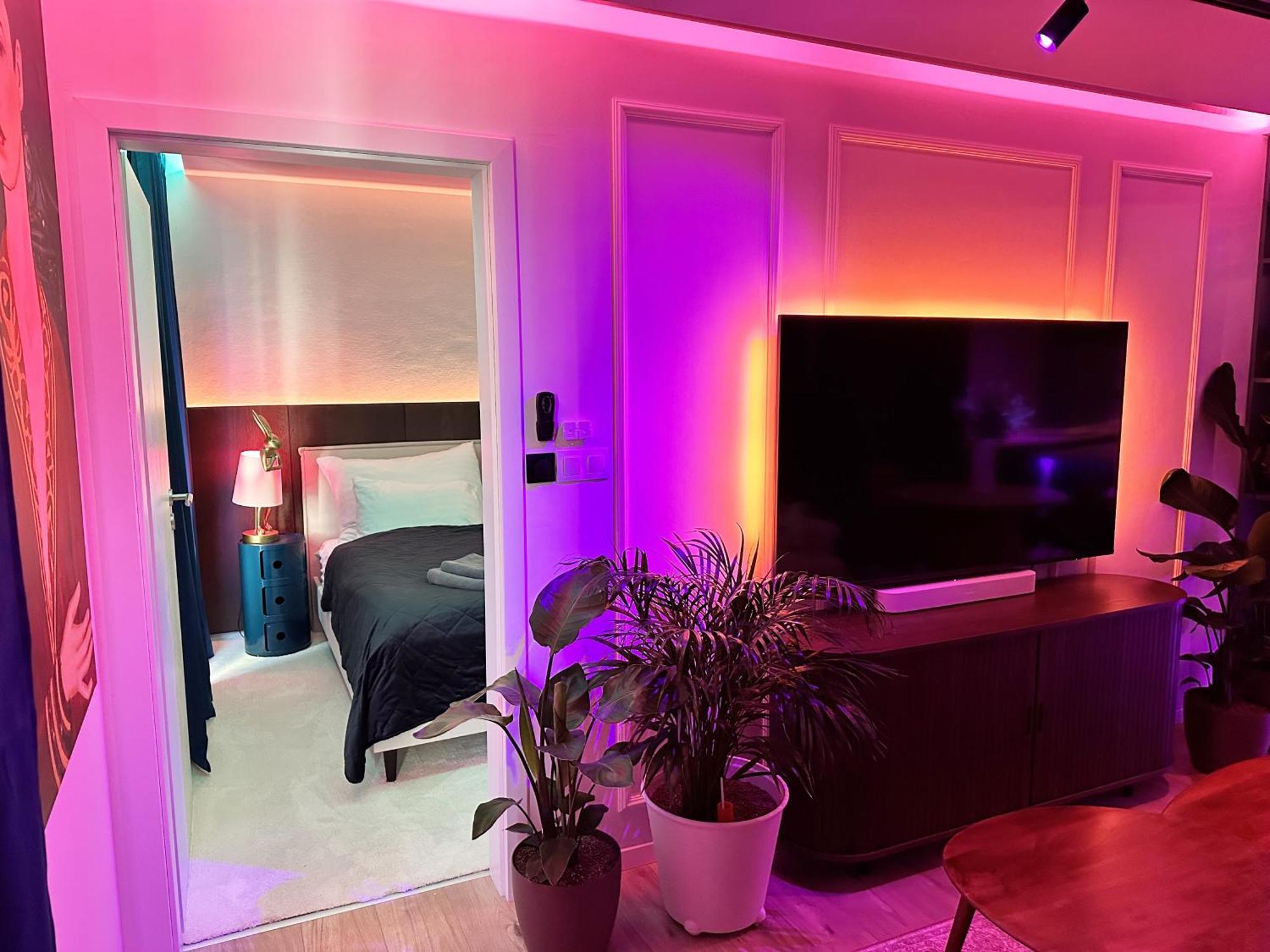 Apartment Ambient Lounge With Sundeck And Free Parking *