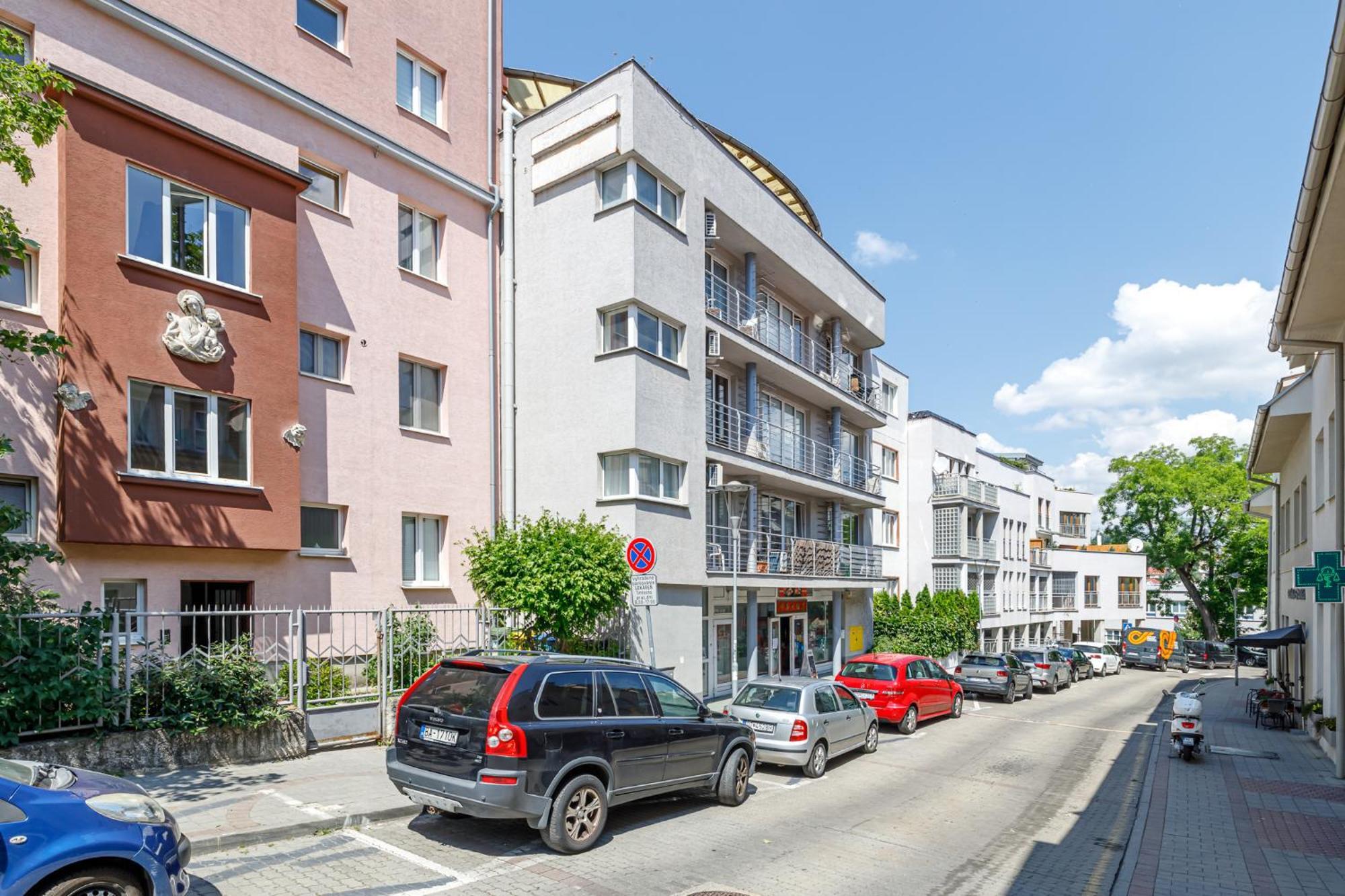 Apartment Matteo - Modern With Free Parking Bratislava