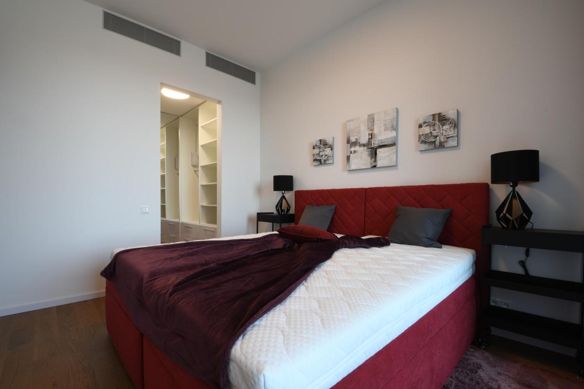 Skau White In Sky Park 3 Tower 27 Floor Panoramic View Free Parking Bratislava